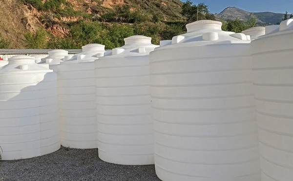 化工液体储存注意事项——选对PE安宁塑料桶避免安全隐患