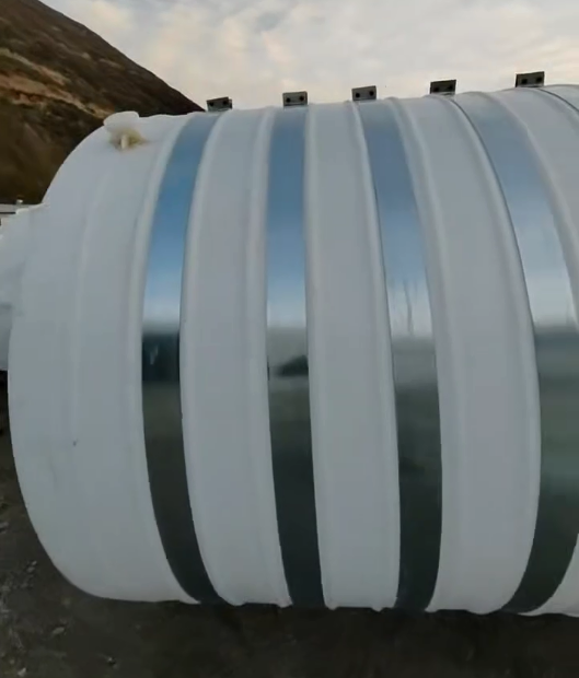 圆形安宁塑料桶批量交付案例：结构稳定，适配多行业液体储运需求